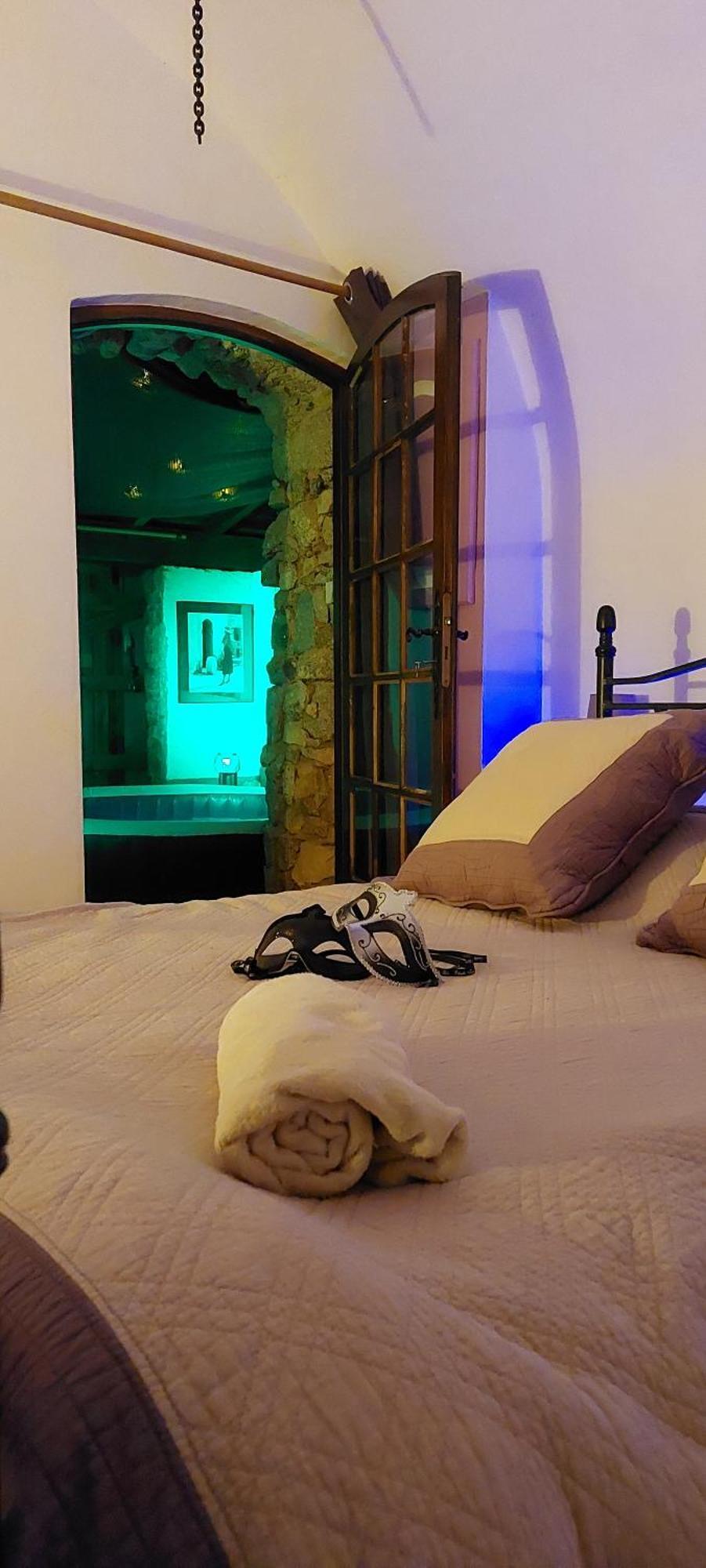 Chambre Love Romantique Avec Spa Privee Calvi  Exterior foto